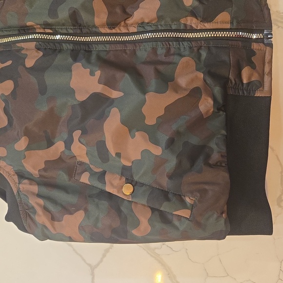 1738 New York Mens Full Zip Camo Embroidered Puffer Vest Green Size Large - Picture 8 of 13